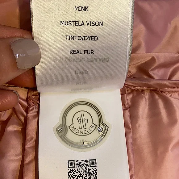 Moncler Puffer with Premium Mink Fur Details – Luxurious & Truly Rare 🩷 - Picture 14 of 16